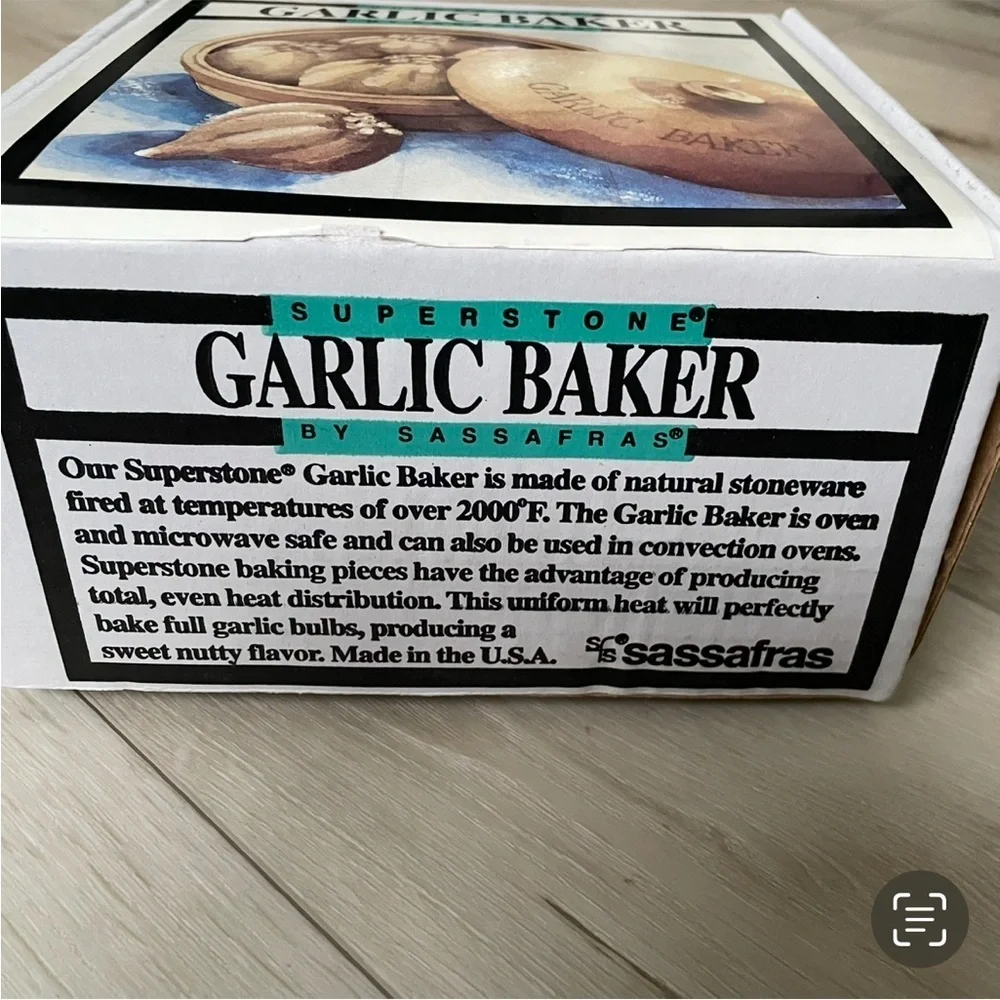 SASSAFRAS Superstone Vintage Garlic Baker by Sassafras 1993 Tan